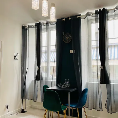 Apartmán Le Caubous Plein Centre Calme Avec Et Cuisine Equipee Bagnères-de-Bigorre