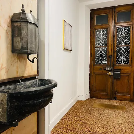 Le Caubous Plein Centre Calme Avec Et Cuisine Equipee Apartmán *