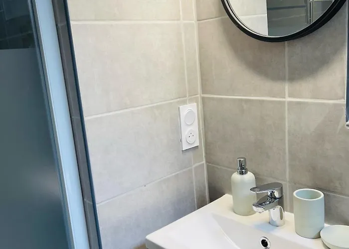 Le Caubous Plein Centre Calme Avec Et Cuisine Equipee Lägenhet Bagnères-de-Bigorre